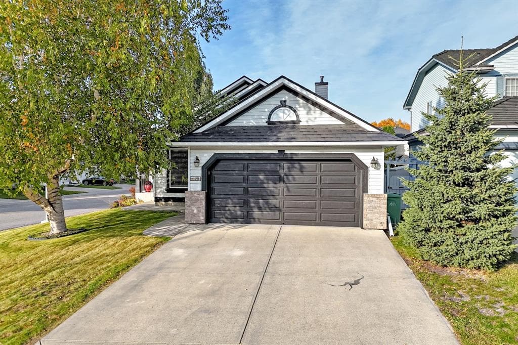 28 Douglasview Rise SE — photo 1