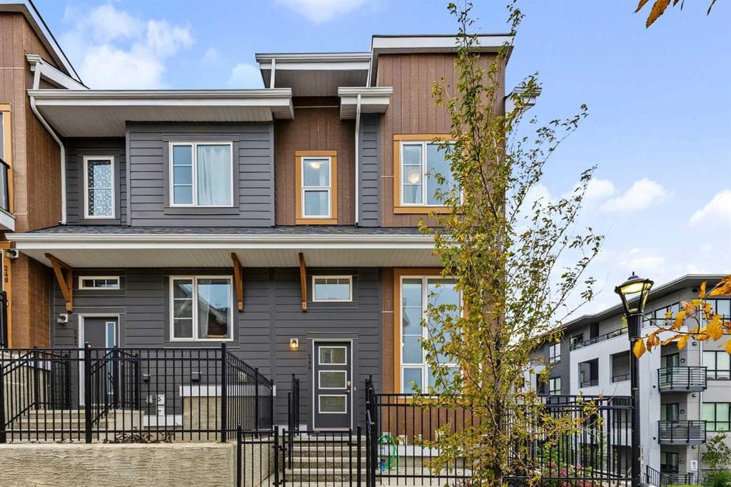 3-bed Townhouse for sale at 244 Livingston Common NE, Calgary