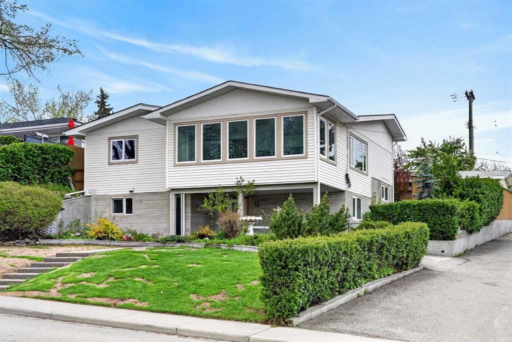 4-bed Detached for sale at 11 Selkirk Drive SW, Calgary