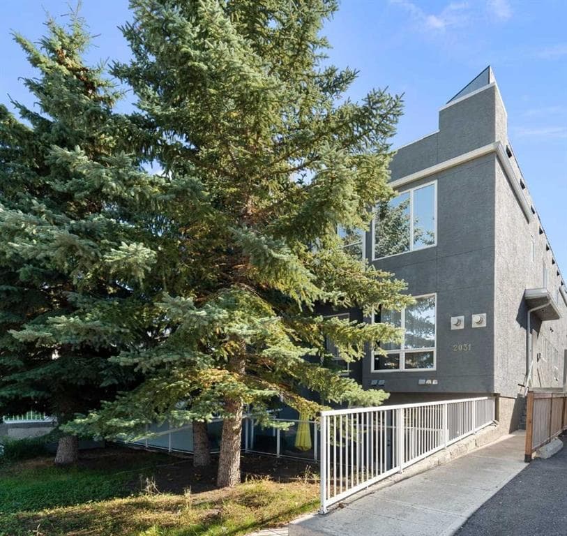 1, 2031 26 Avenue SW — photo 1