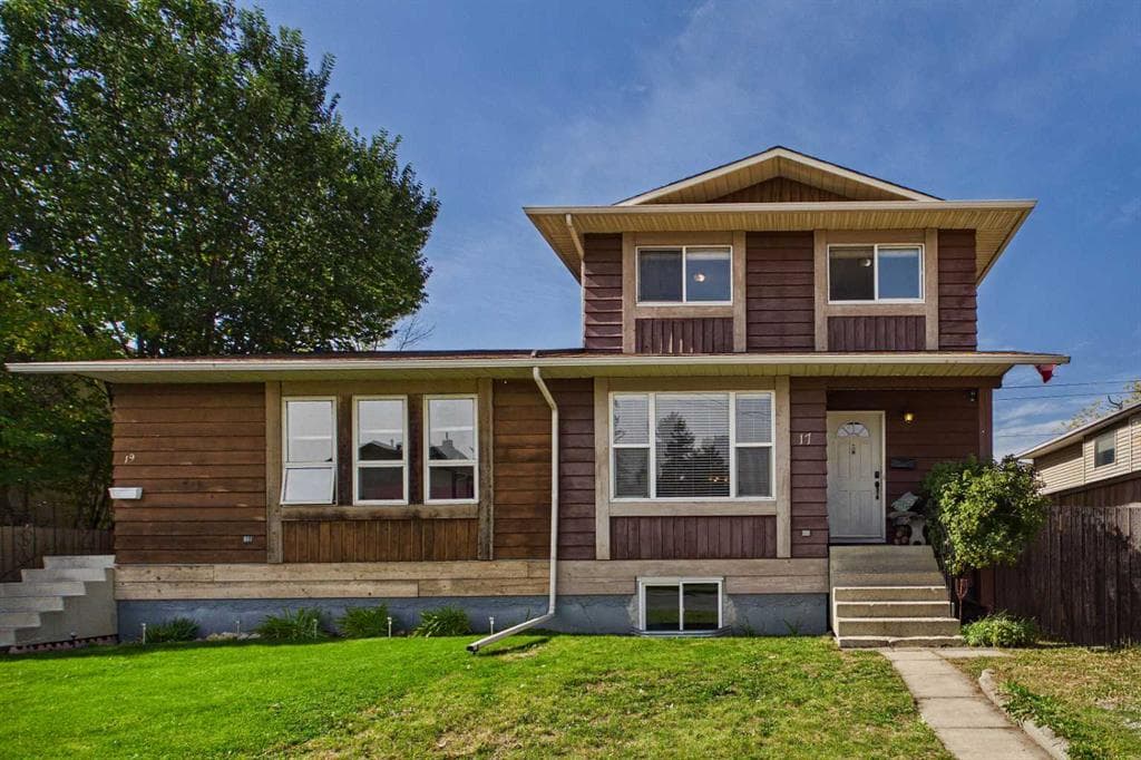 4-bed Semi-detached for sale at 17 Deermeade Road SE, Calgary
