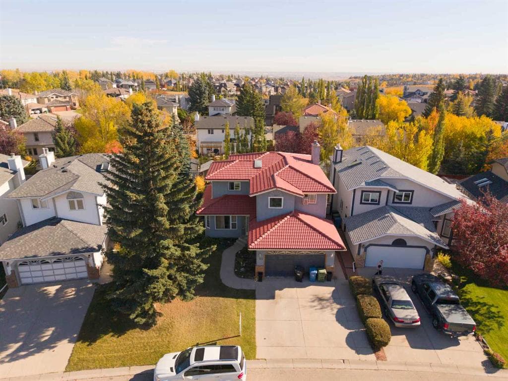 6-bed Detached for sale at 52 Edgepark Road NW, Calgary