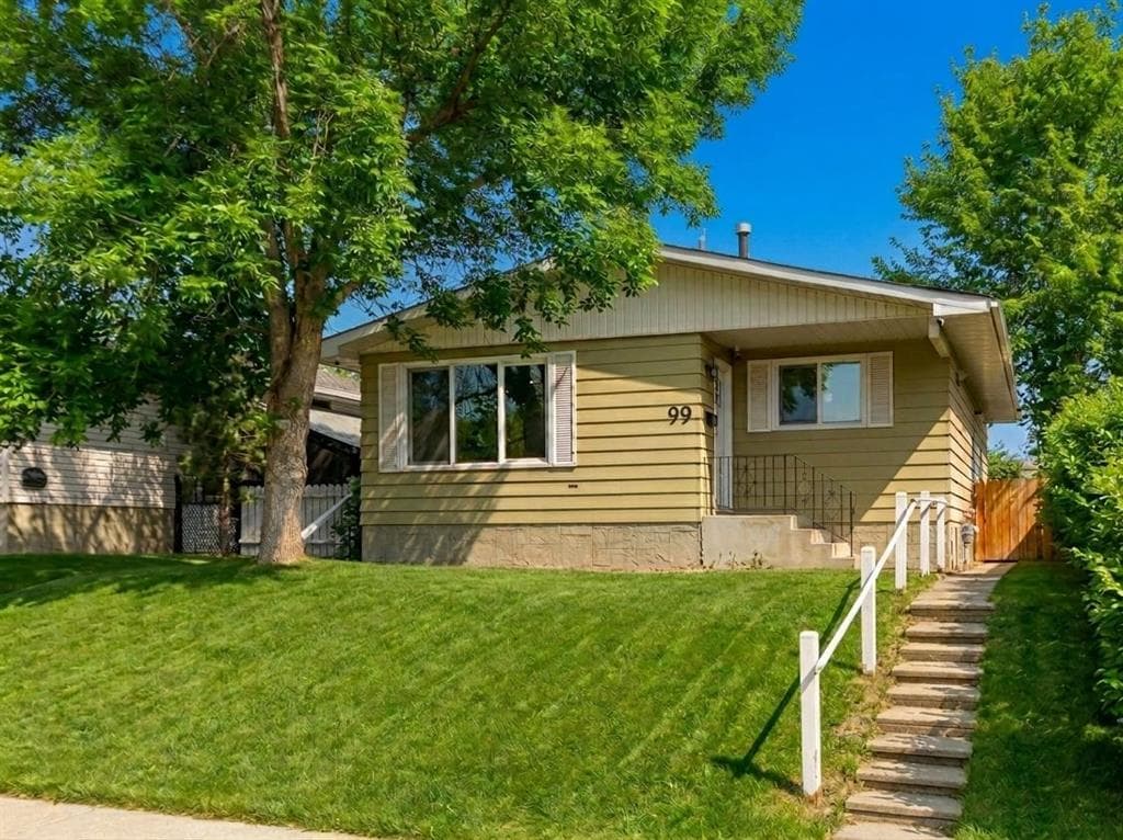99 Dovercliffe Way SE — photo 1