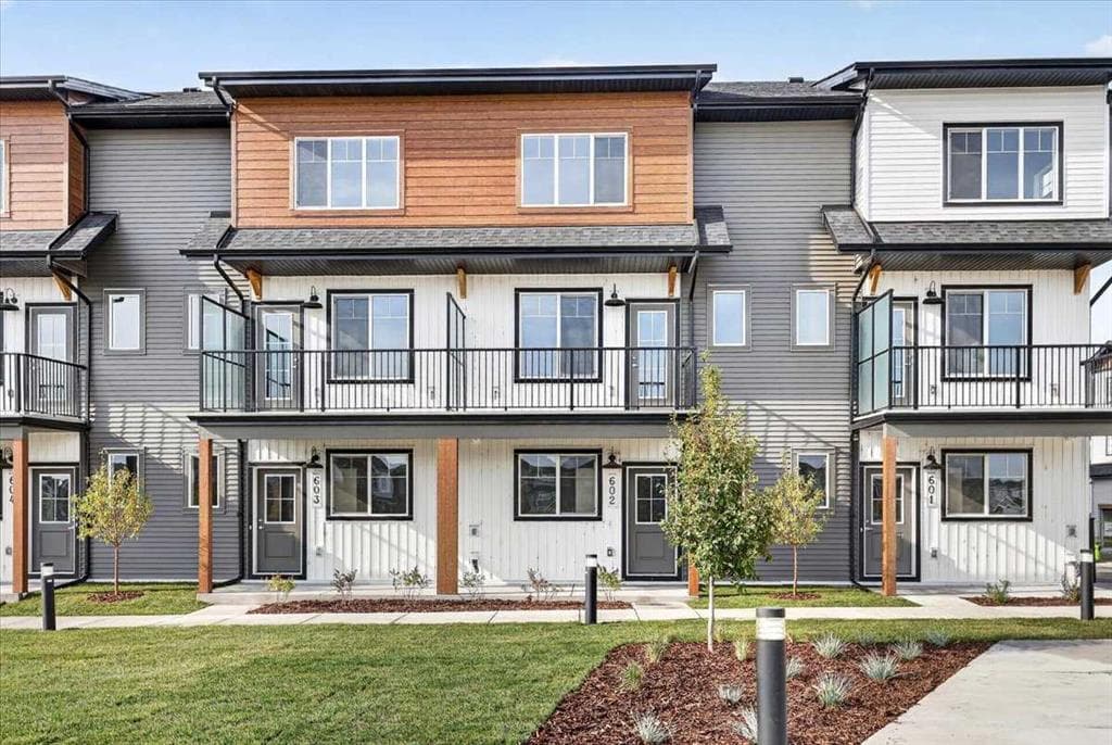 3-bed Townhouse for sale at 602, 321 Hotchkiss Drive SE, Calgary