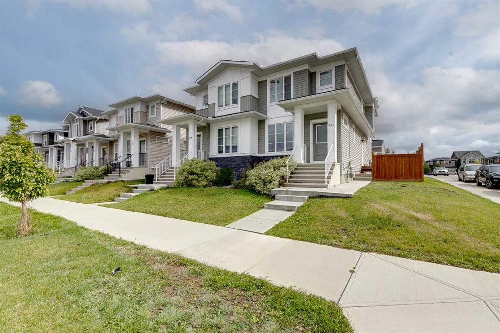 104 Corner Meadows Gate NE — photo 1