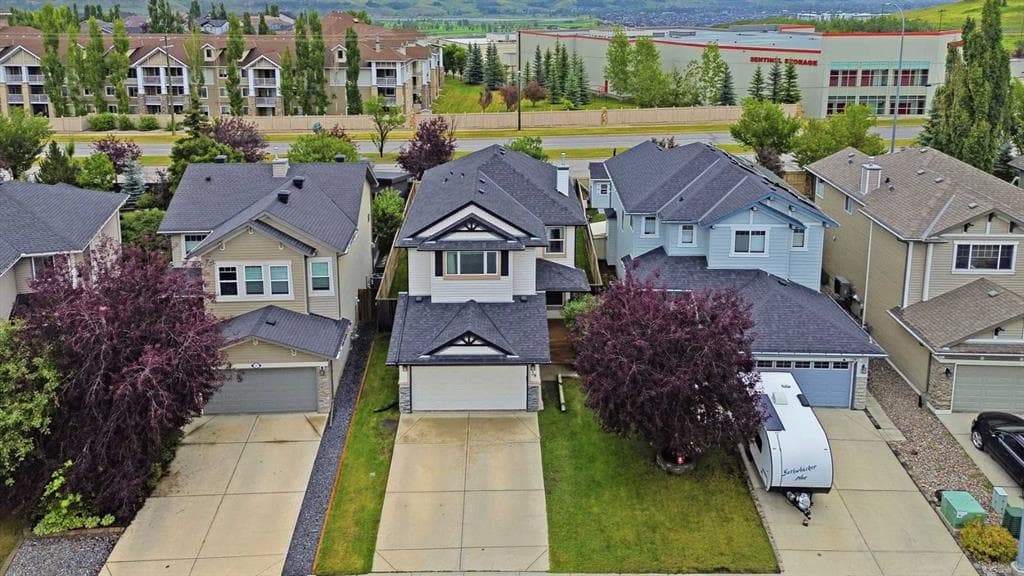 38 Chapman Close SE — photo 1