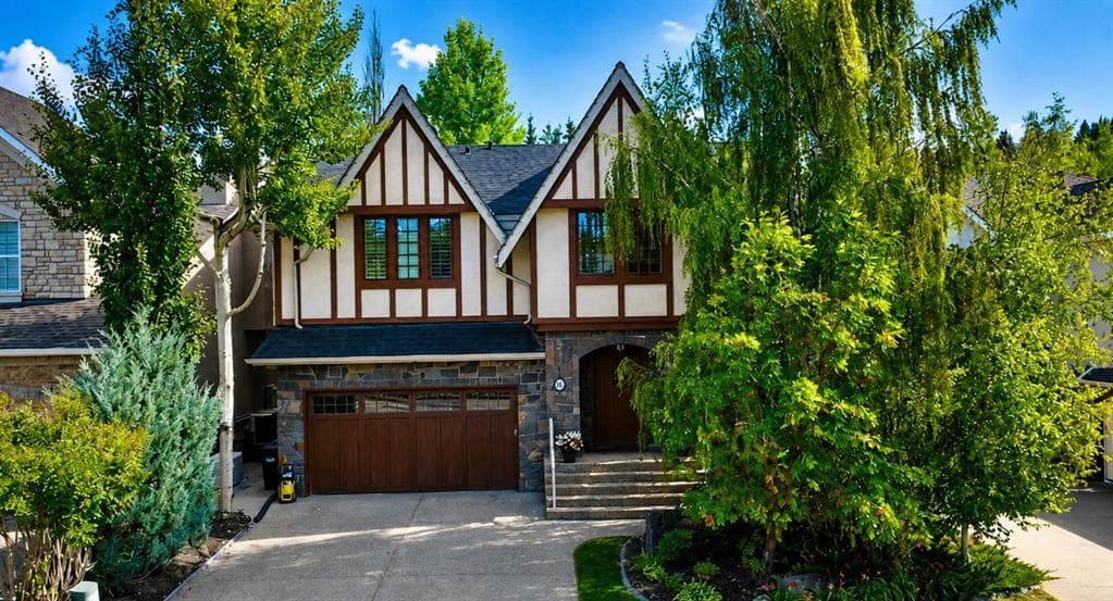 83 Discovery Ridge Boulevard SW — photo 1