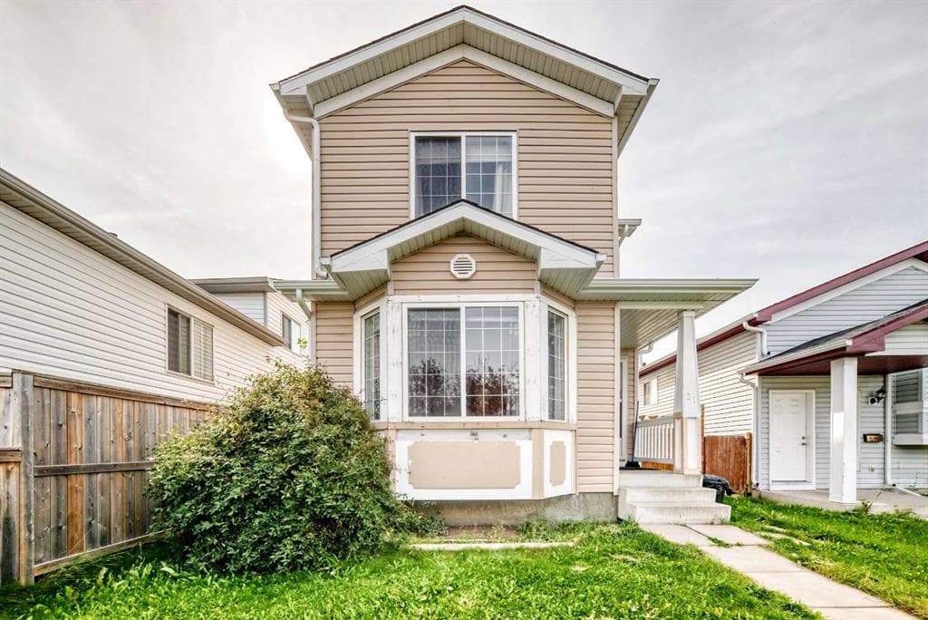 21 MARTIN CROSSING Link NE — photo 1