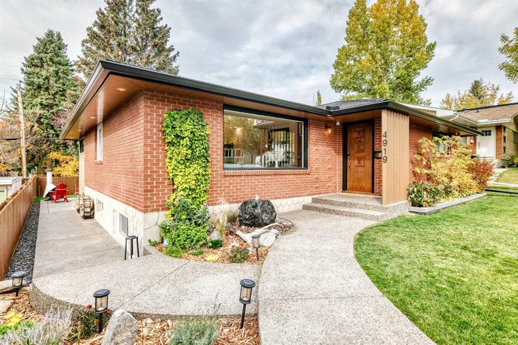 4-bed Detached for sale at 4919 Claret Street NW, Calgary